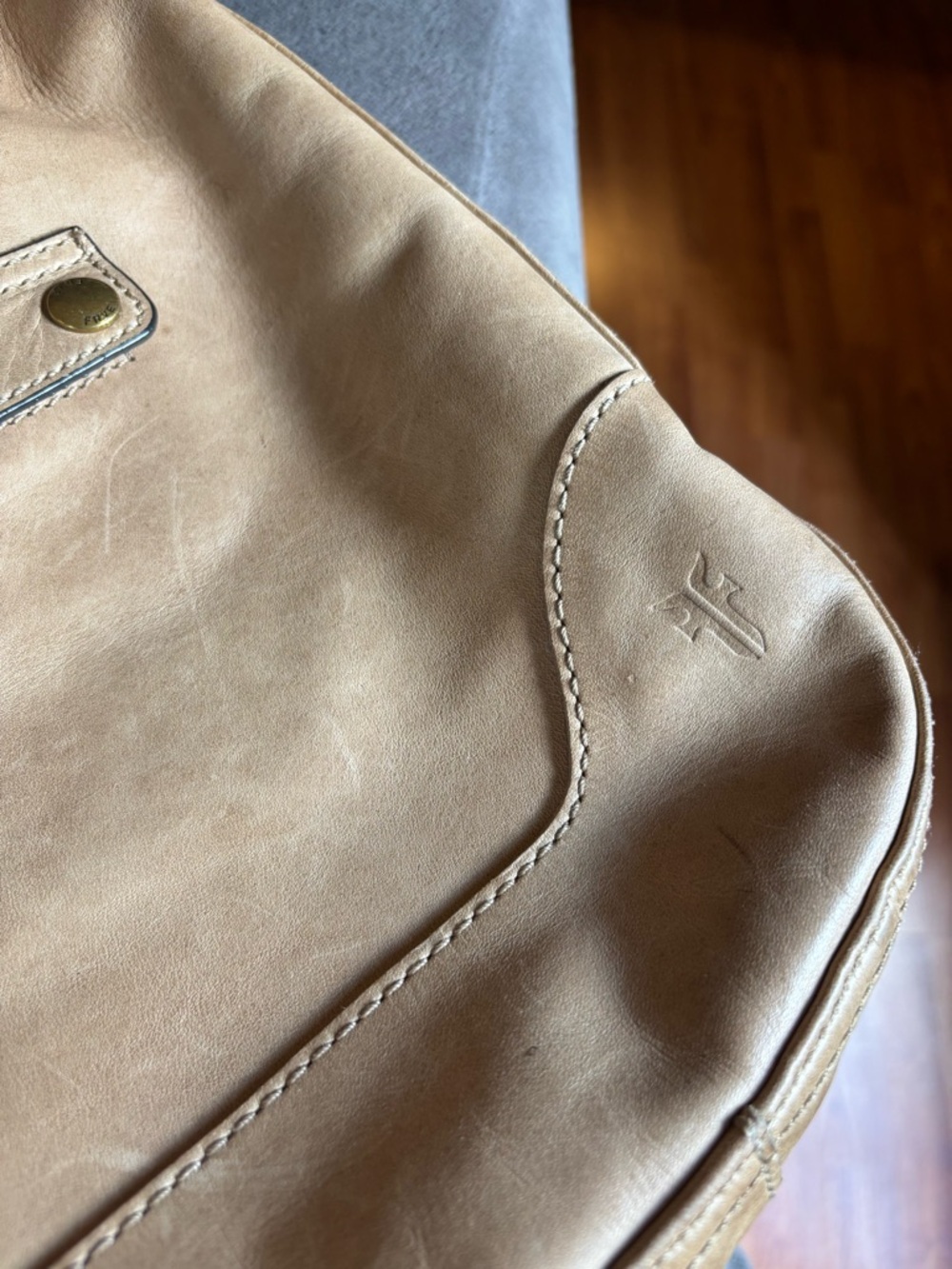 Frye Melissa Zip Hobo Bag, Large, Tan, Genuine Leather, Slouchy Shoulder Bag - Picture 3 of 14